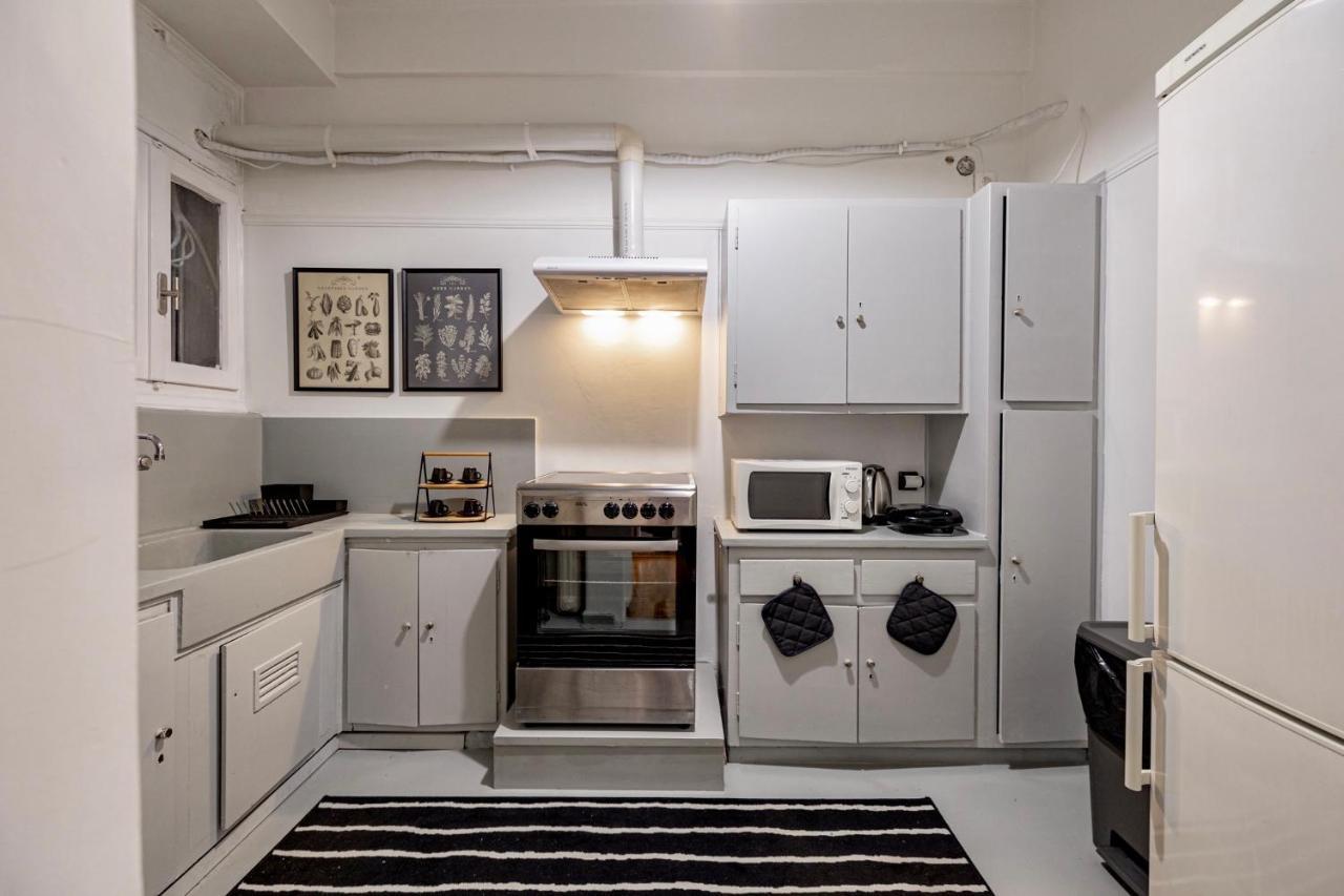 Cozy Apartment In Kolonaki Athens - Sleeps 5 Eksteriør billede