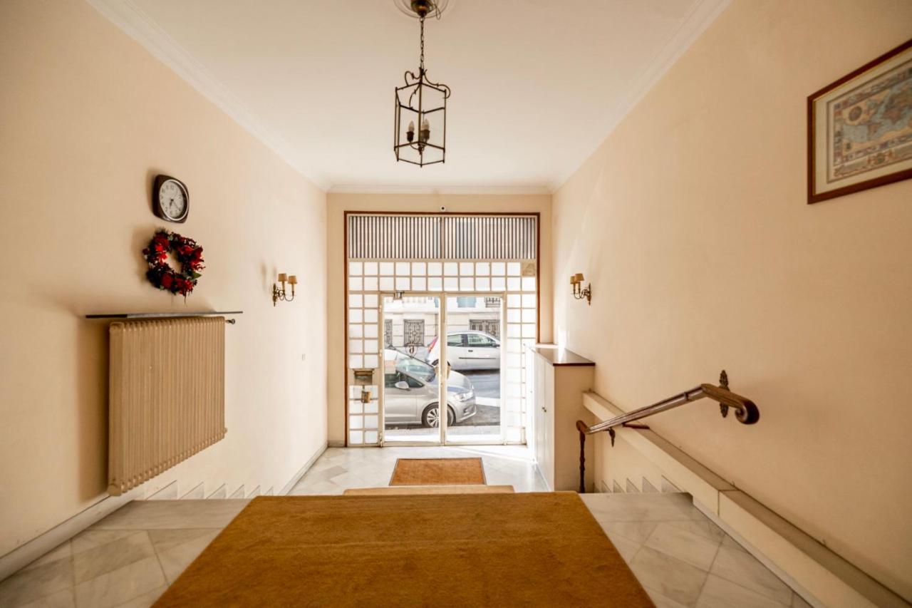 Cozy Apartment In Kolonaki Athens - Sleeps 5 Eksteriør billede