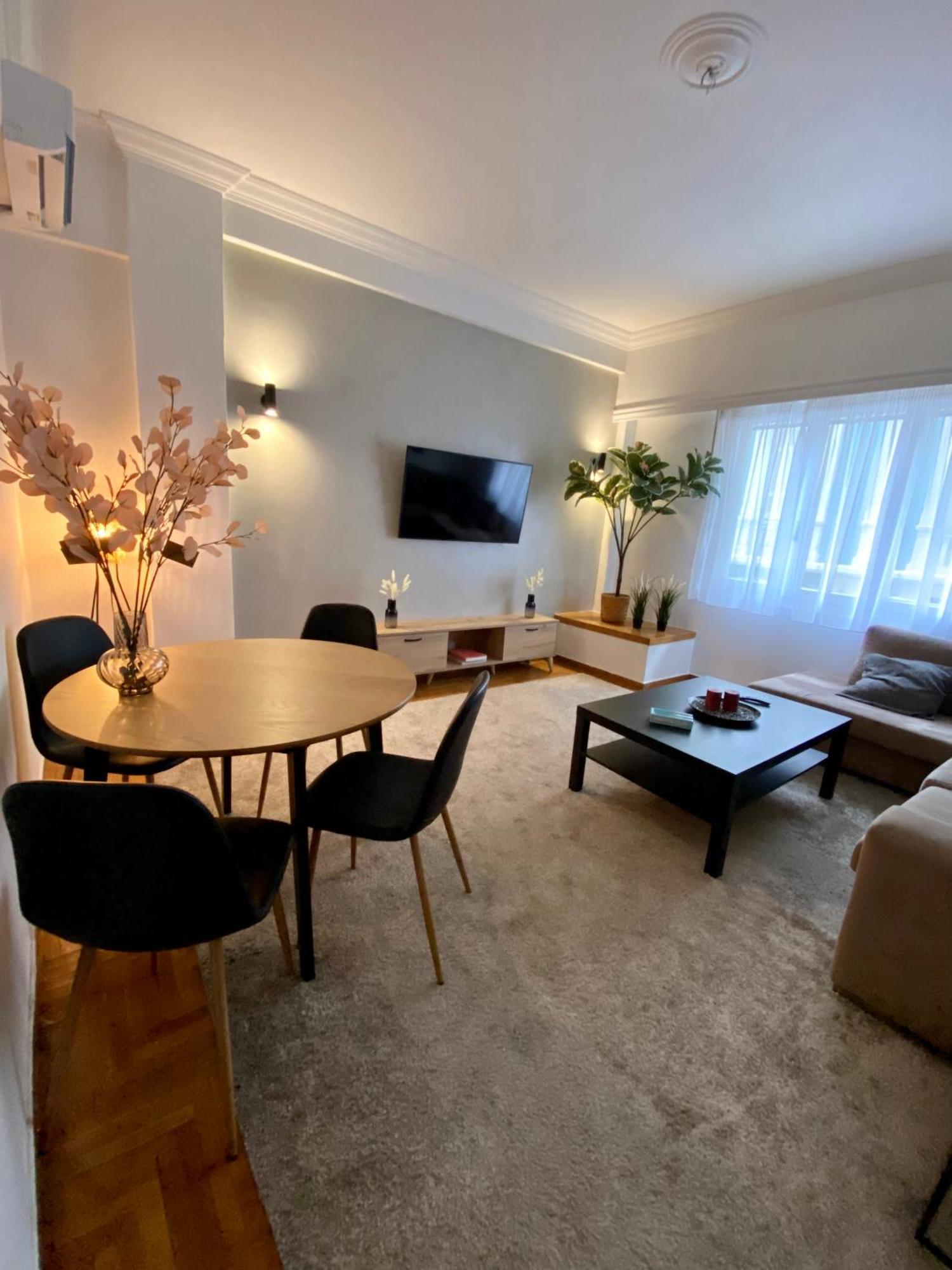 Cozy Apartment In Kolonaki Athens - Sleeps 5 Eksteriør billede