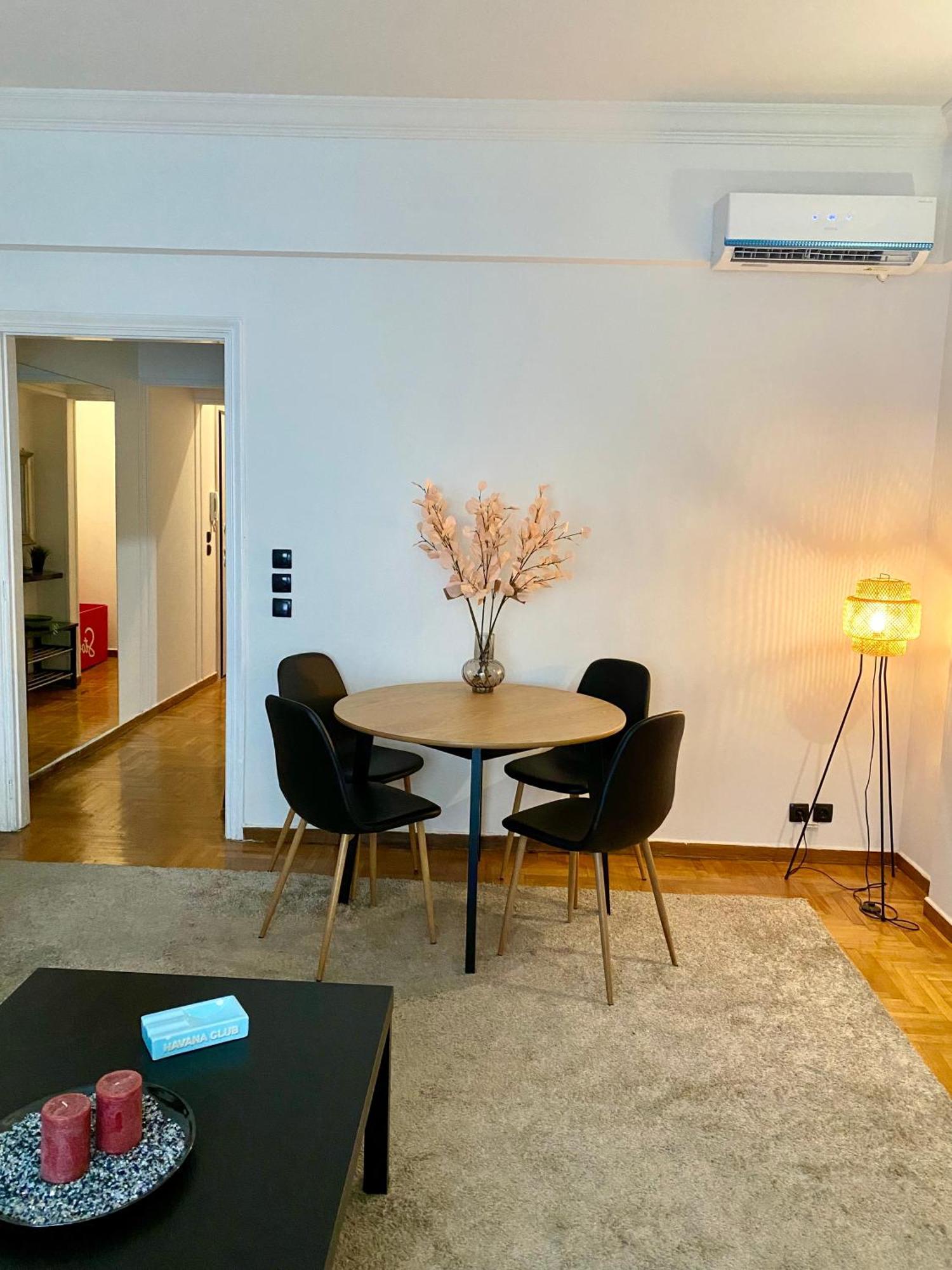 Cozy Apartment In Kolonaki Athens - Sleeps 5 Eksteriør billede